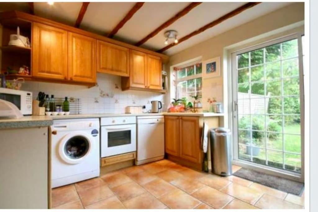 Bumblebee Cottage - Cosy Cottage In Area Of Outstanding Natural Beauty 헤멜헴스테드 외부 사진