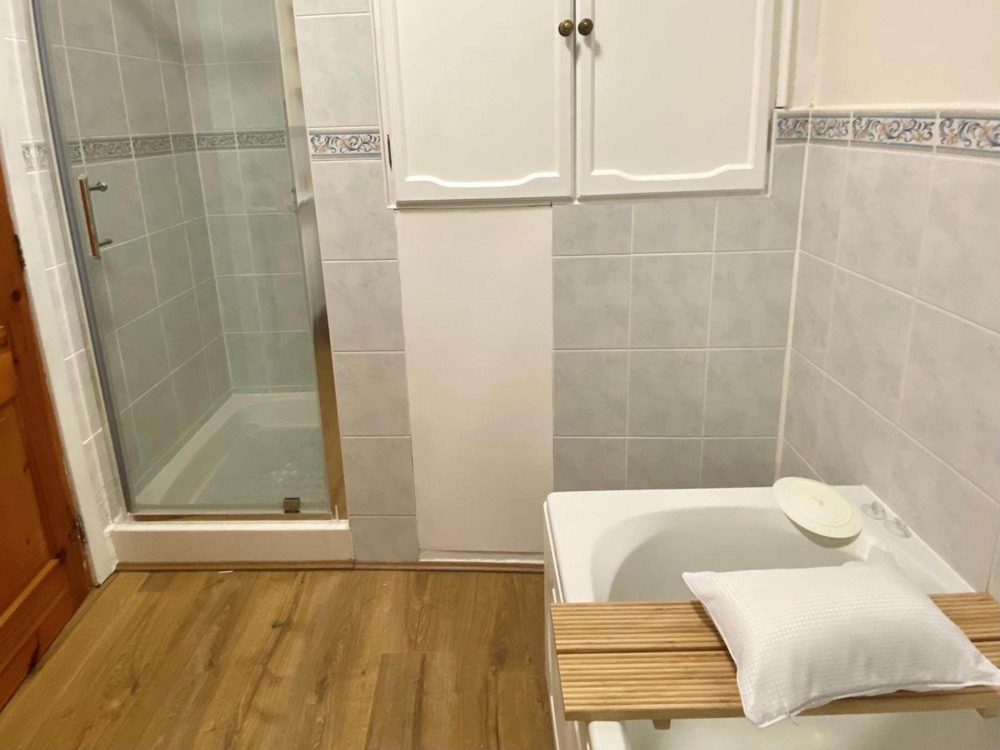 Bumblebee Cottage - Cosy Cottage In Area Of Outstanding Natural Beauty 헤멜헴스테드 외부 사진
