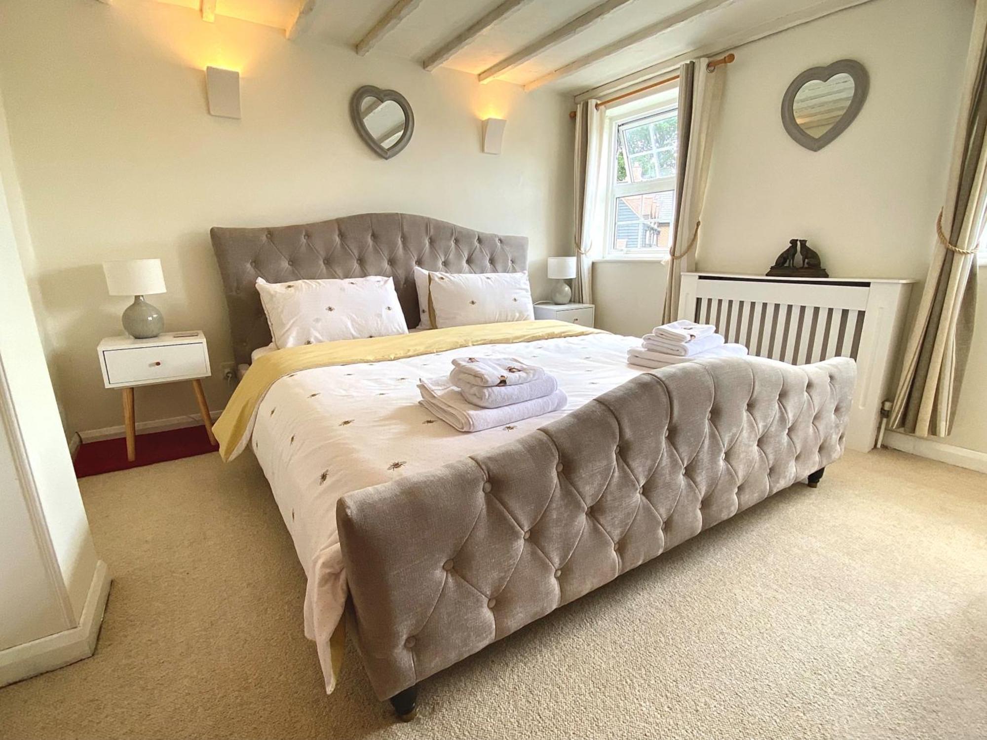 Bumblebee Cottage - Cosy Cottage In Area Of Outstanding Natural Beauty 헤멜헴스테드 외부 사진
